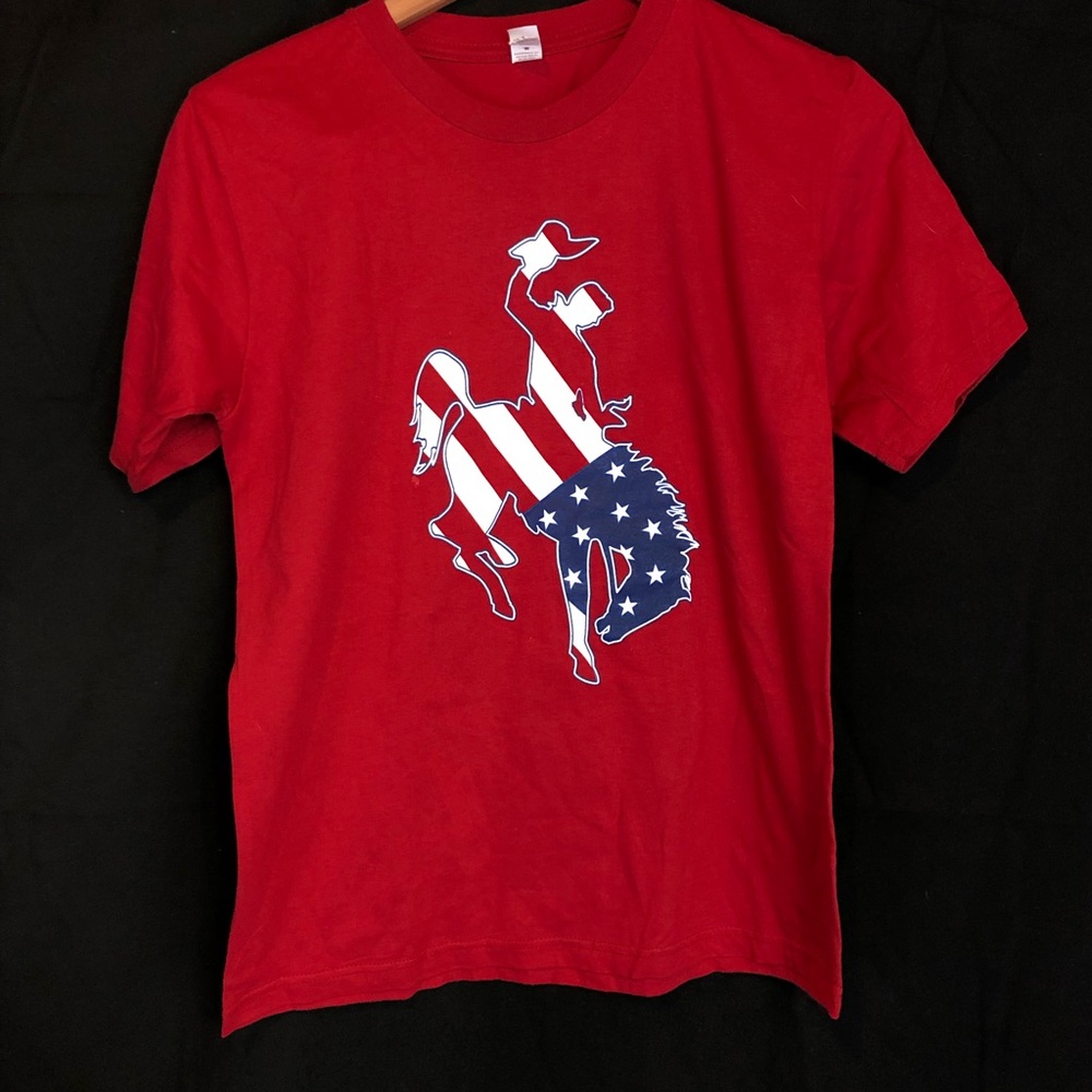 USA sz yl red bronco flag T-shirt America cowboy